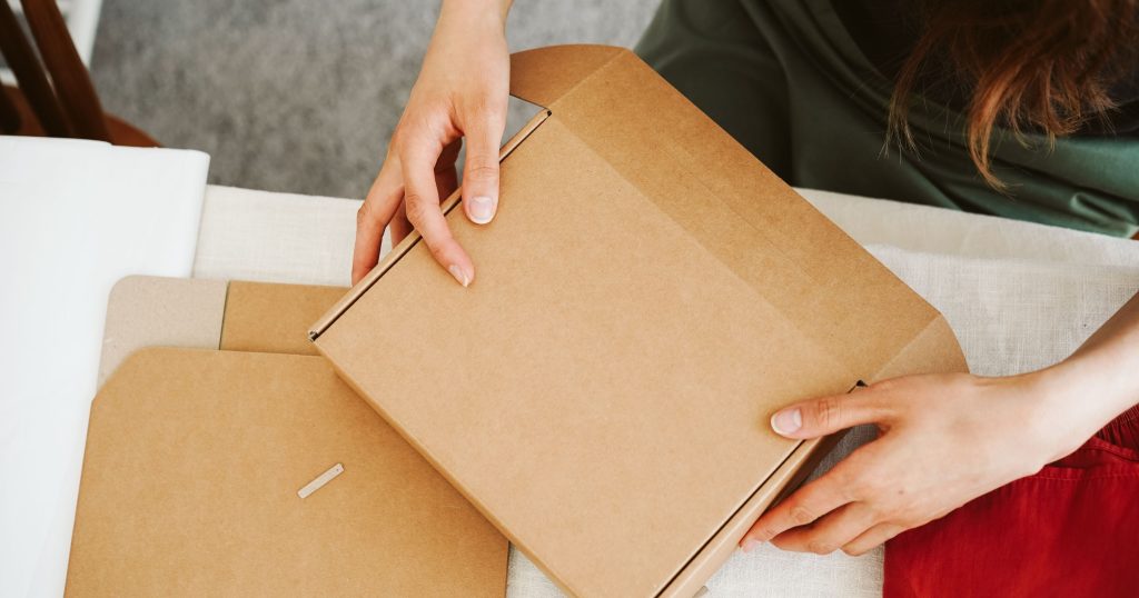 choosing box for packing